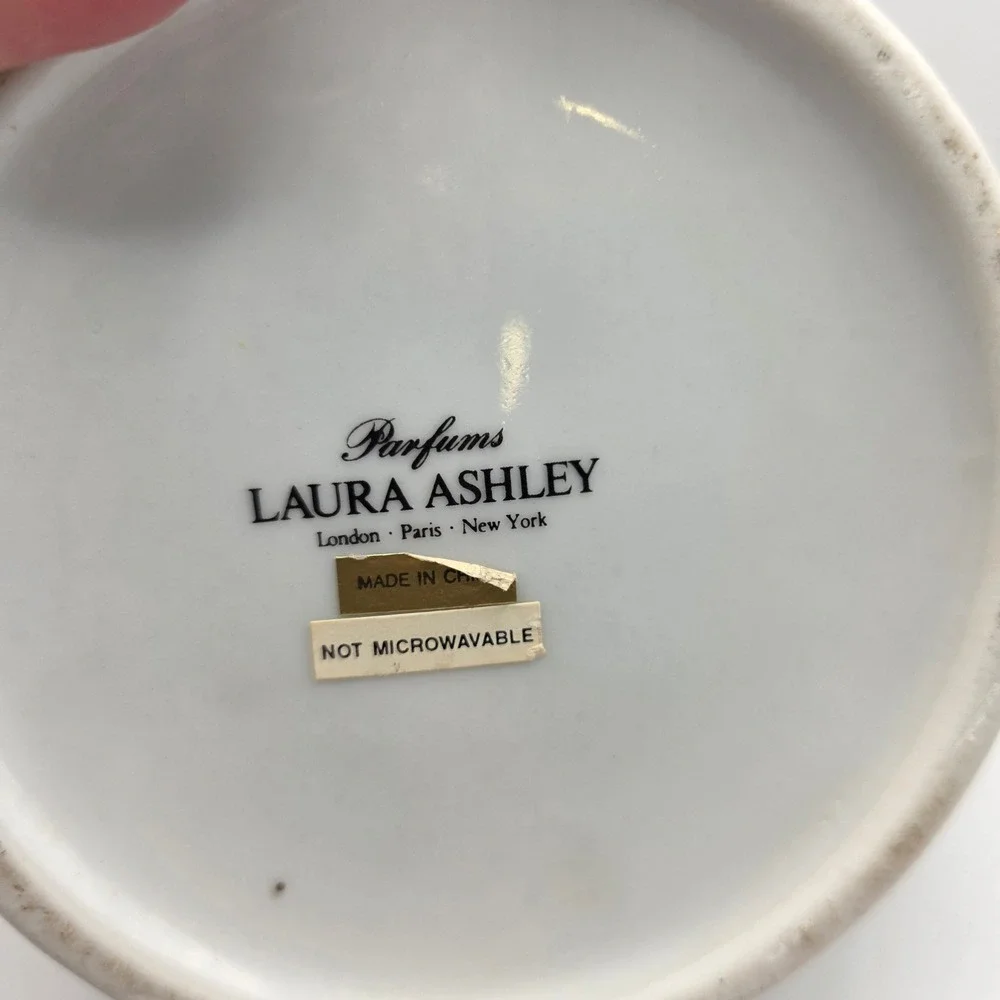 Vintage‎ Parfums Laura Ashley Floral Scalloped Porcelain Teapot Gold Trim White
